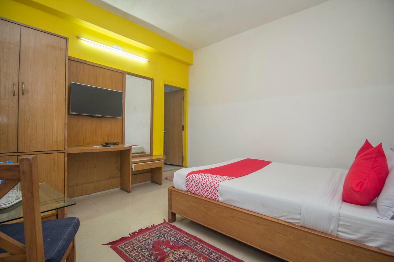 Hotel Nandanik Palace Fālākāta Esterno foto